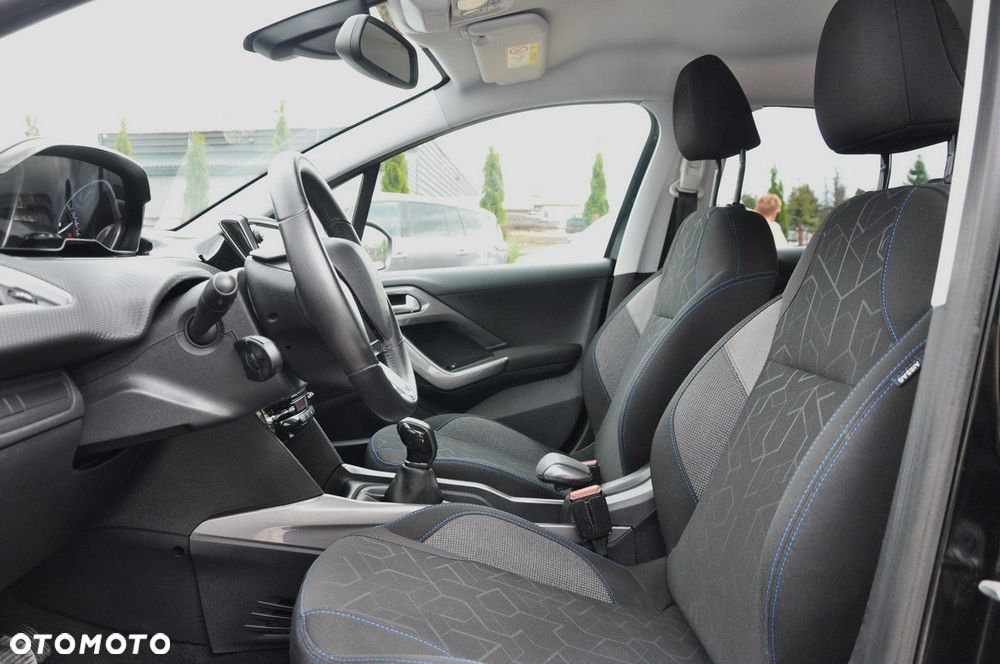 Peugeot 2008 1.2 Pure Tech Style - 11