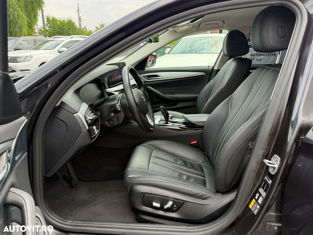 BMW Seria 5 520e Aut. - 19