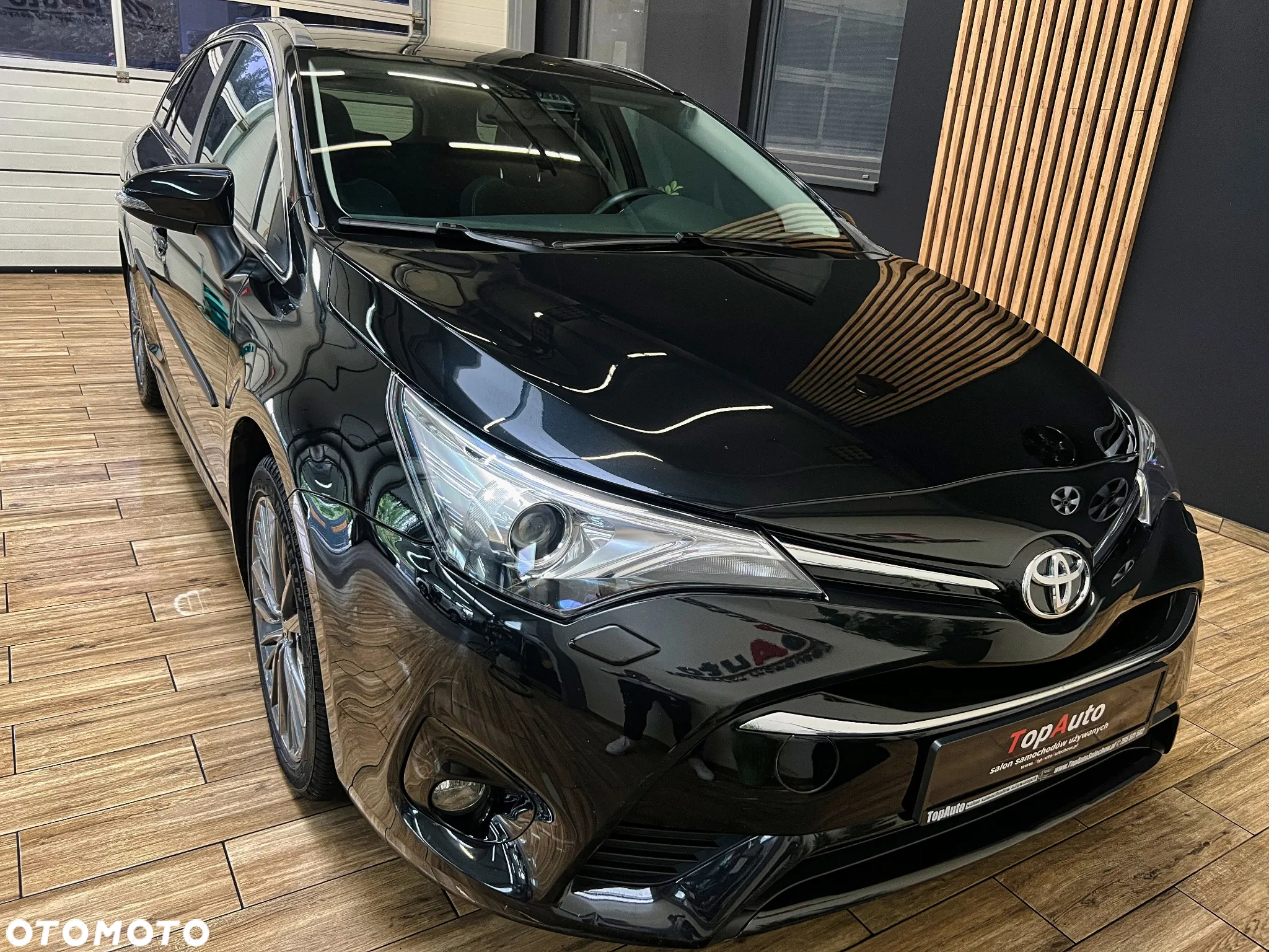Toyota Avensis 1.8 Premium - 4
