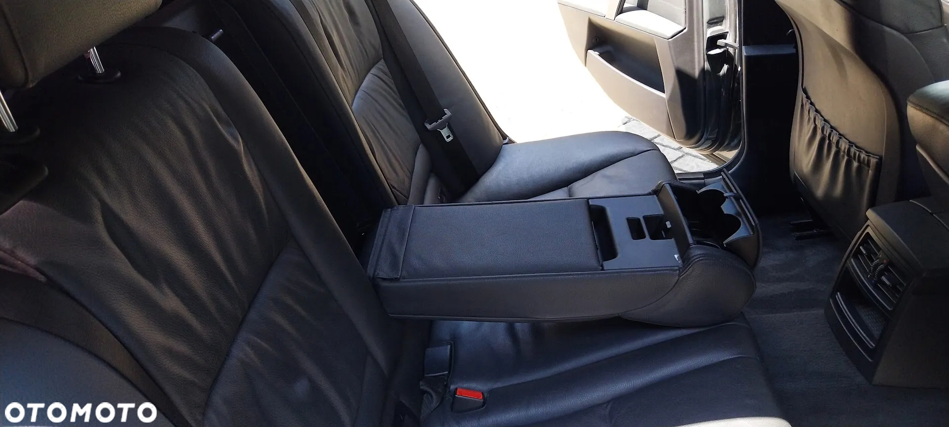 BMW Seria 5 523i - 33