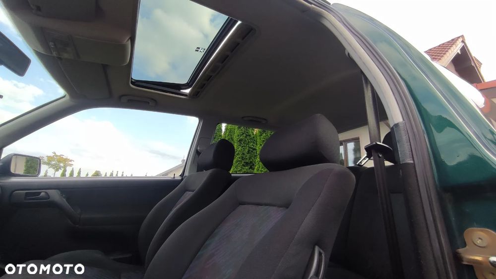 Volkswagen Golf 1.8 GL - 12