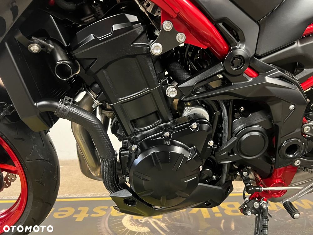 Kawasaki Z 900 - 8