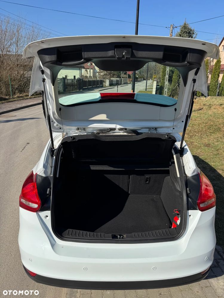 Ford Focus 1.5 TDCi SYNC Edition - 37