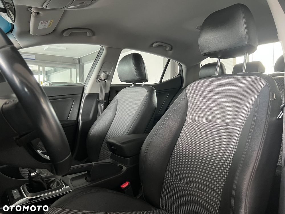 Kia Optima 2.0 L - 18