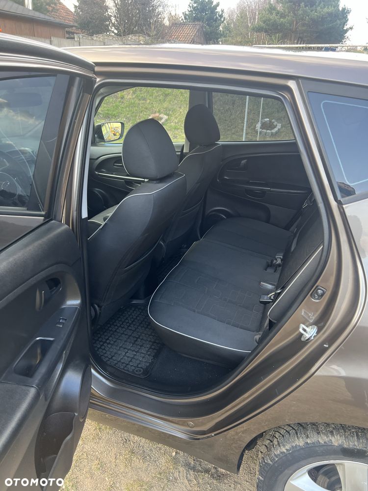 Kia Venga - 5