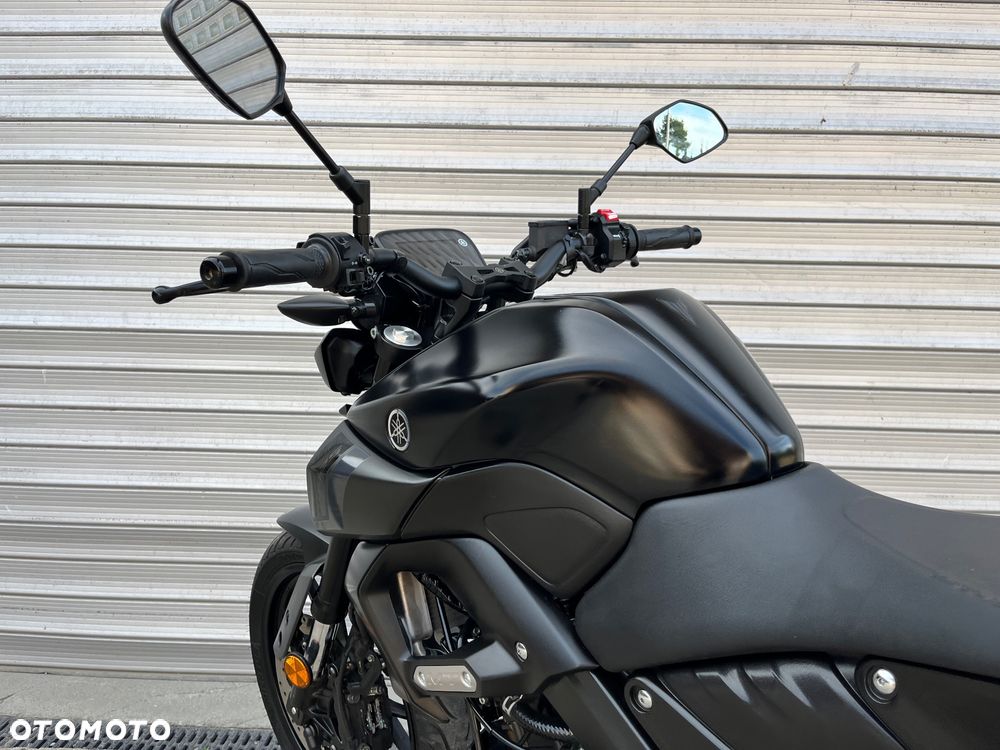 Yamaha MT - 9