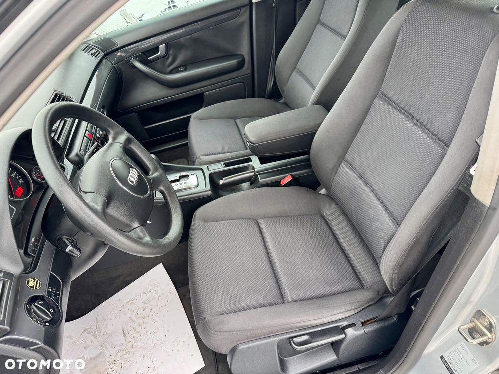 Audi A4 Limousine - 12