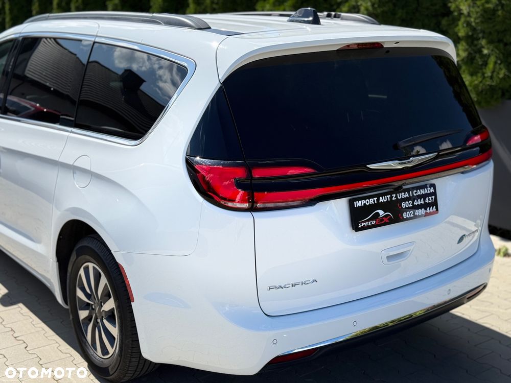 Chrysler Pacifica - 8