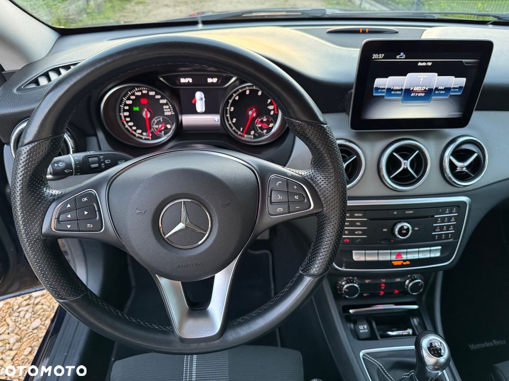 Mercedes-Benz CLA 200 AMG Line - 29