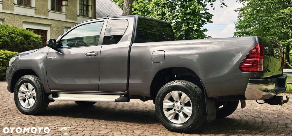 Toyota Hilux 4x4 Double Cab S&S Comfort - 2