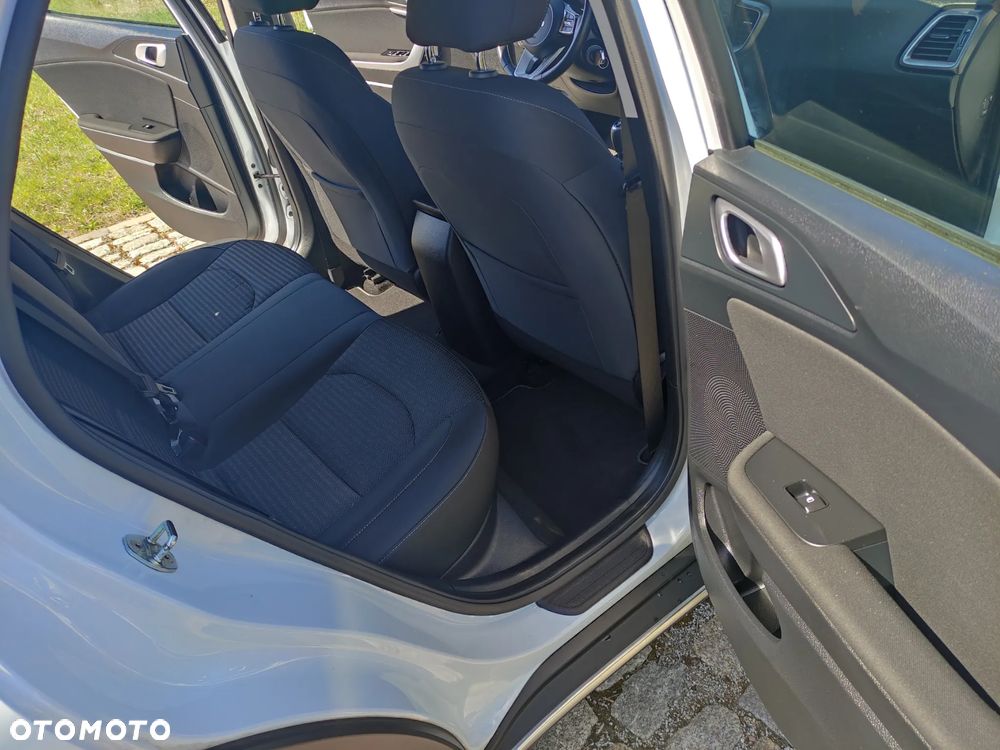 Kia XCeed - 13