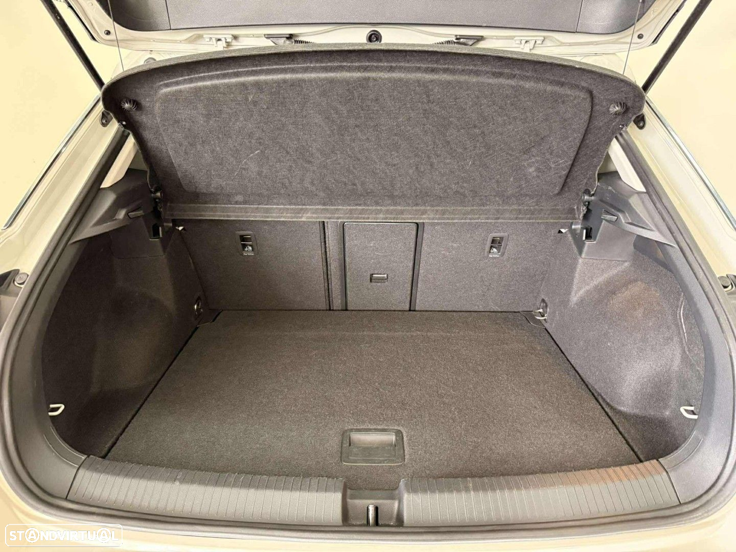VW T-Roc 1.0 TSI Life - 24