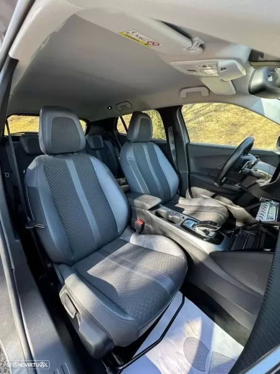 Peugeot 2008 1.5 BlueHDi Allure EAT8 - 17