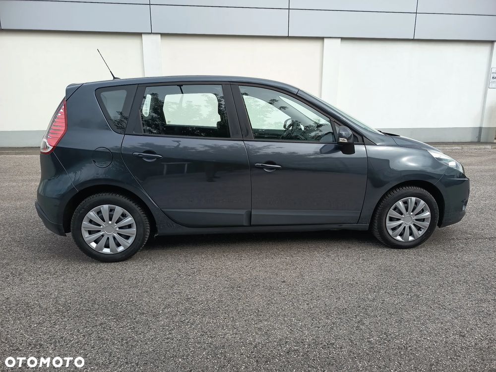 Renault Scenic 1.6 16V 110 TomTom Edition - 10