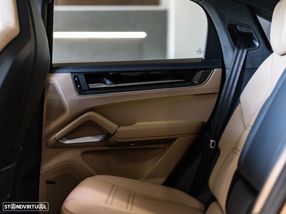Porsche Cayenne Coupé E-Hybrid - 43