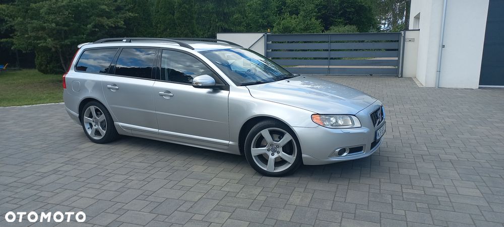 Volvo V70 D5 AWD R-Design Summum - 4