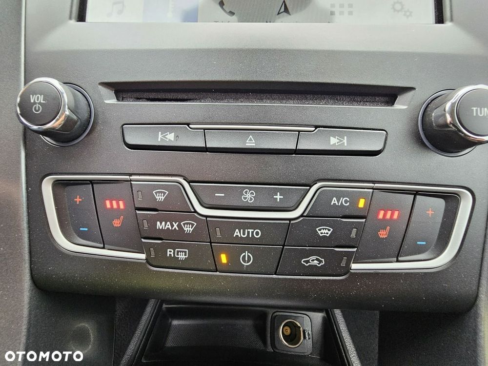 Ford Mondeo - 25