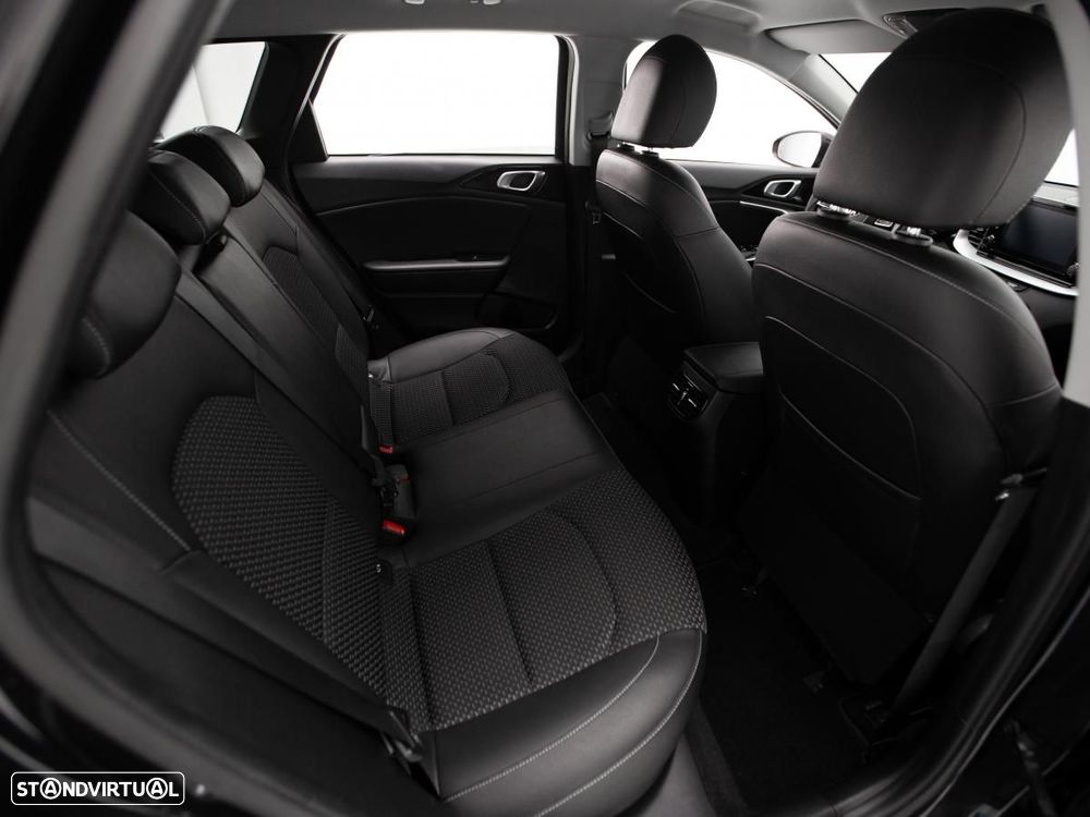 Kia Ceed SW 1.6 CRDi MHEV Drive - 11