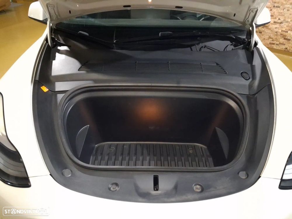 Tesla Model Y RWD - 8