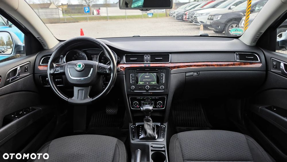 Skoda Superb 2.0 TDI DSG Elegance - 11