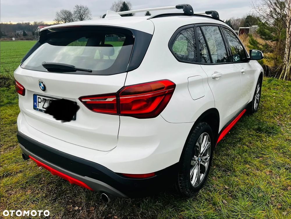 BMW X1 xDrive20i Sport Line - 4