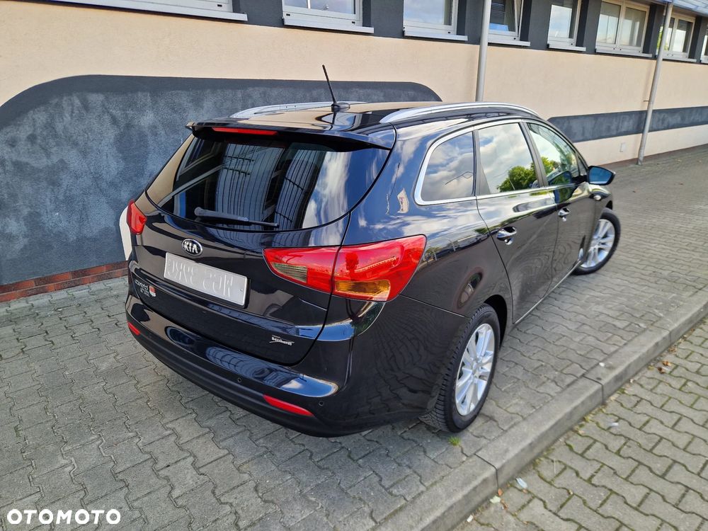 Kia Ceed 1.6 CRDi 128 Dream Team Edition - 28