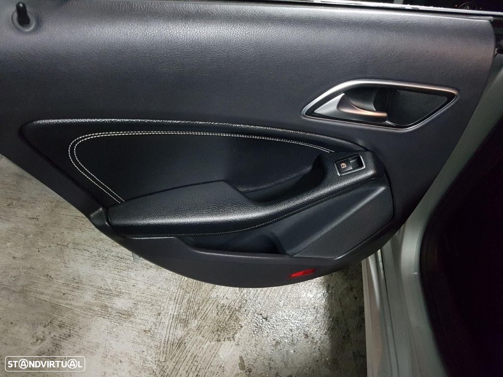 Mercedes-Benz CLA 200 CDI Urban - 23