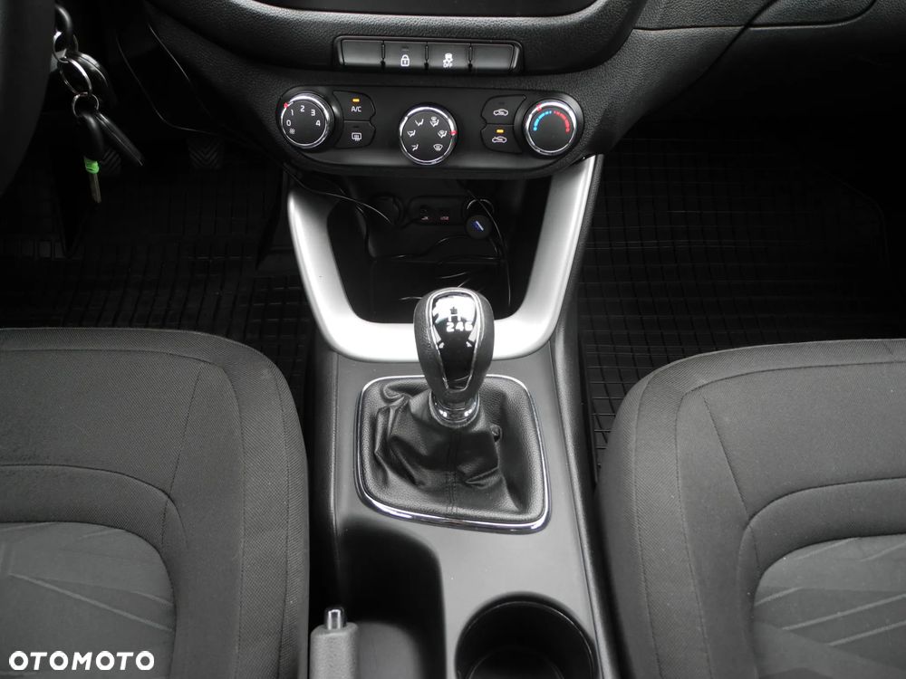 Kia Ceed - 12