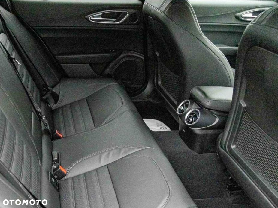 Alfa Romeo Giulia 2.9 Bi Turbo V6 Quadrifoglio - 15