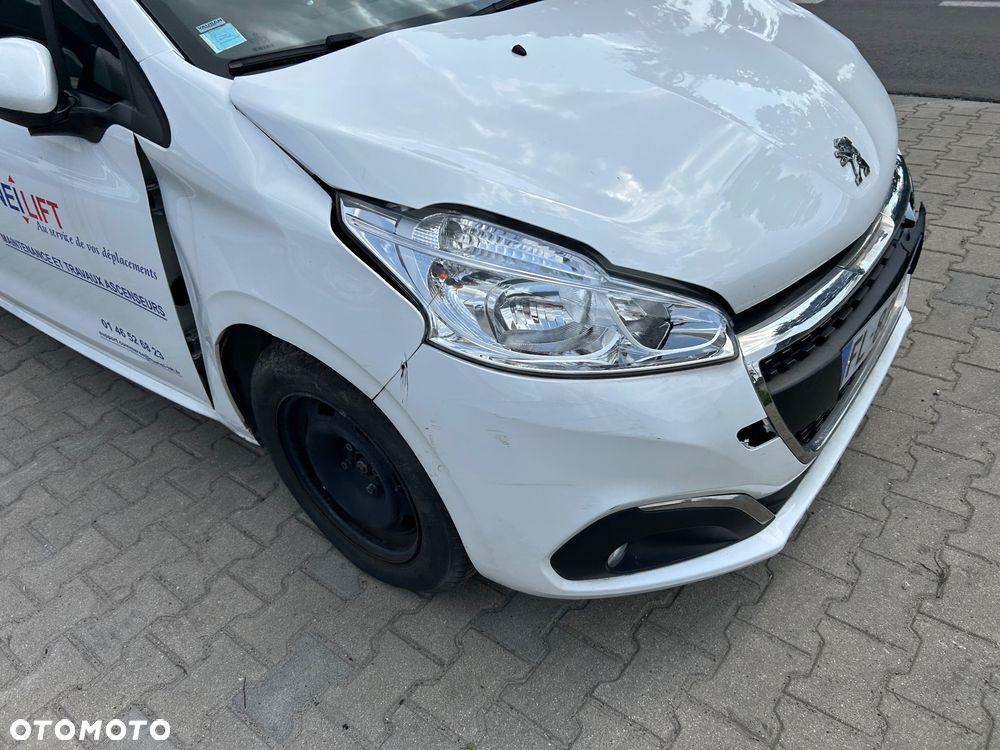 Peugeot 208 - 5