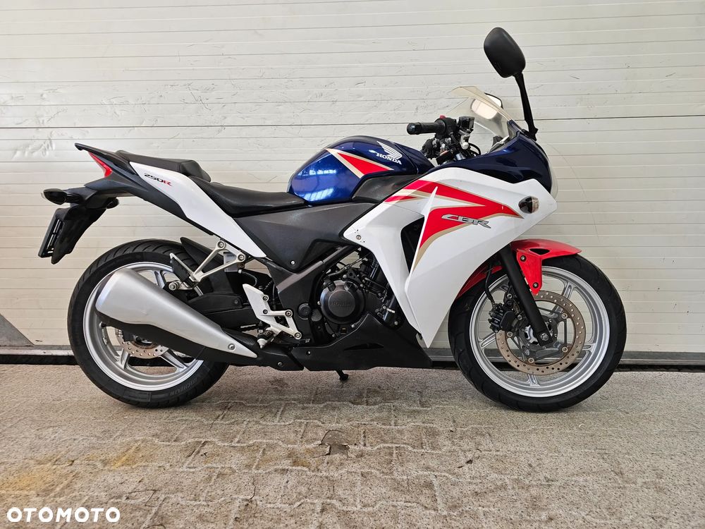 Honda CBR - 3