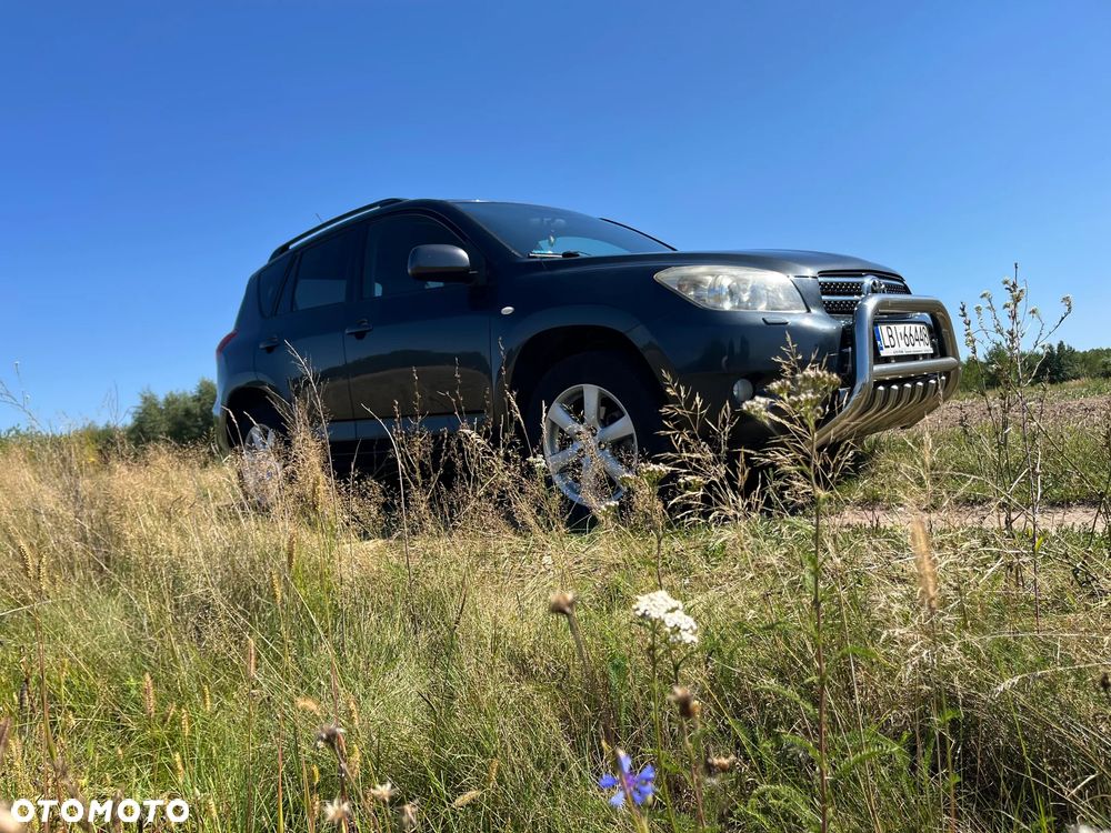 Toyota RAV4 - 6