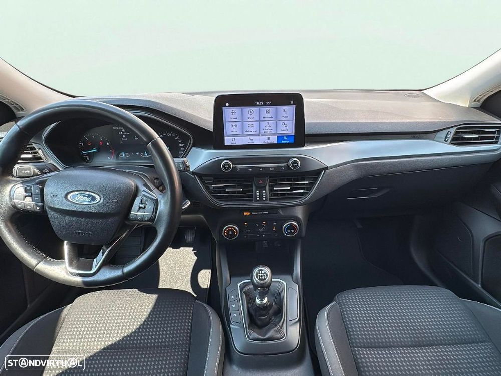 Ford Focus SW - 11
