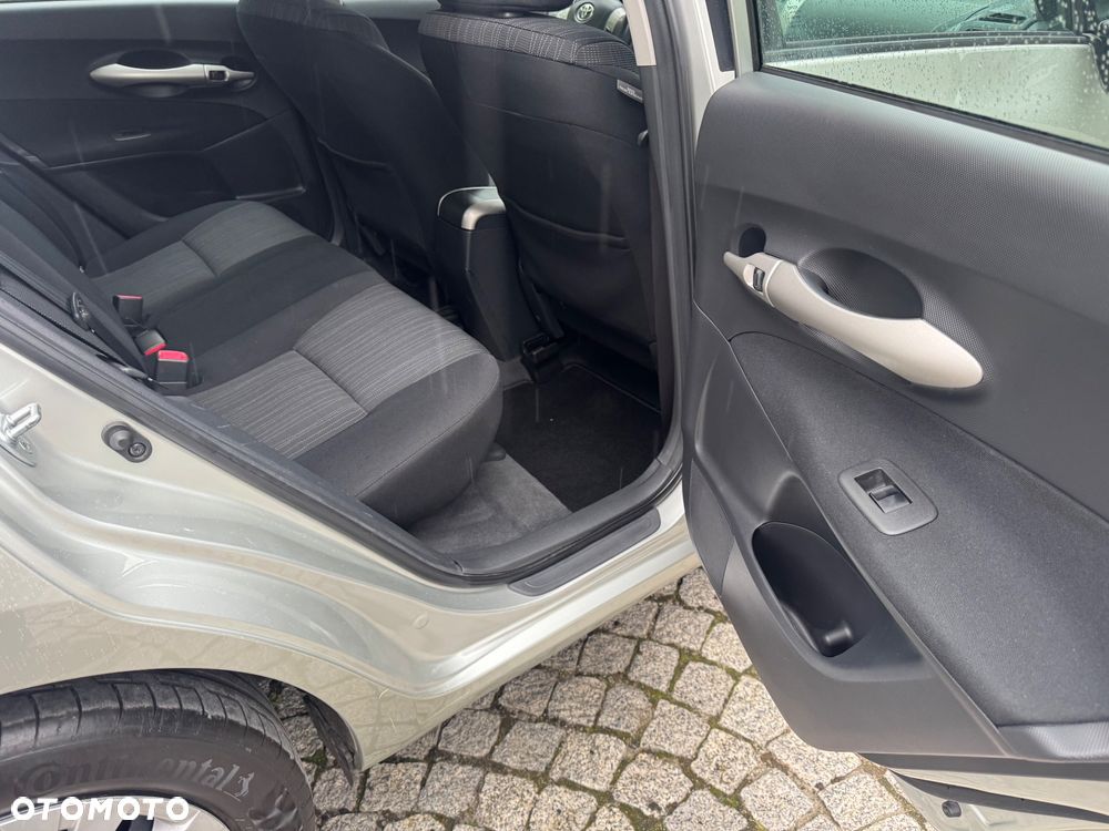 Toyota Auris 1.6 VVT-i Executive - 27