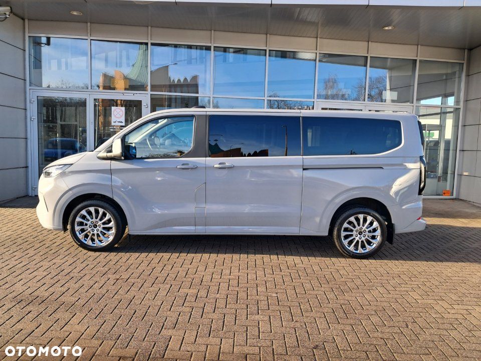Ford Tourneo Custom - 3