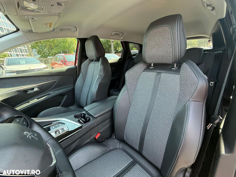 Peugeot 3008 1.2 PureTech 130 EAT8 Allure Pack - 11