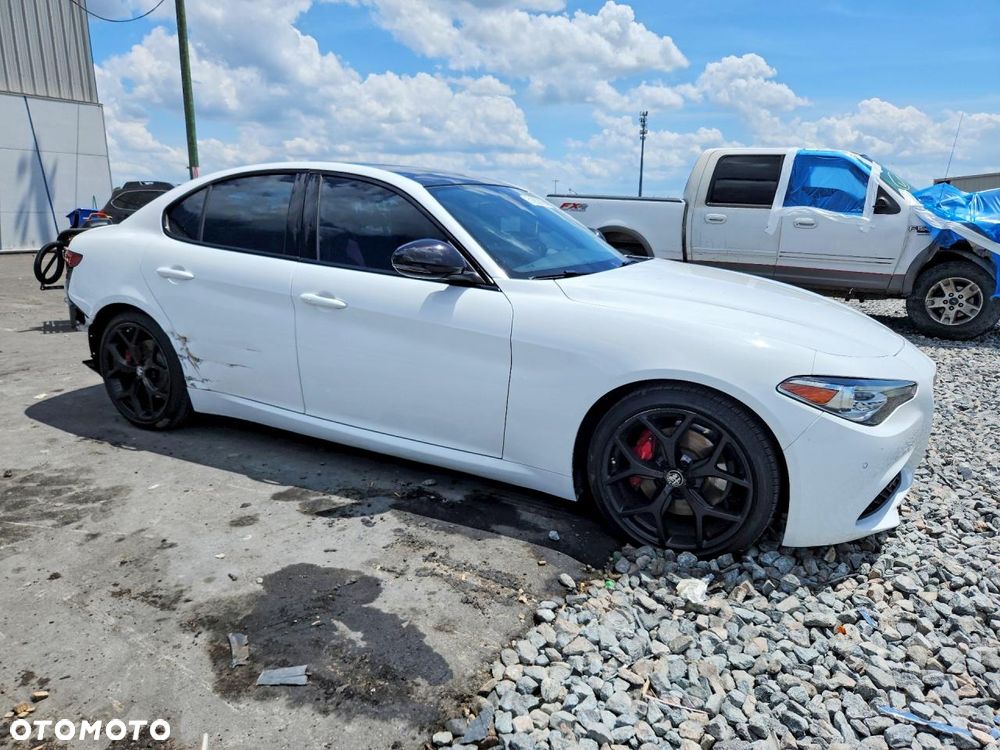 Alfa Romeo Giulia 2.0 Turbo 16V AT8 Veloce Ti - 5