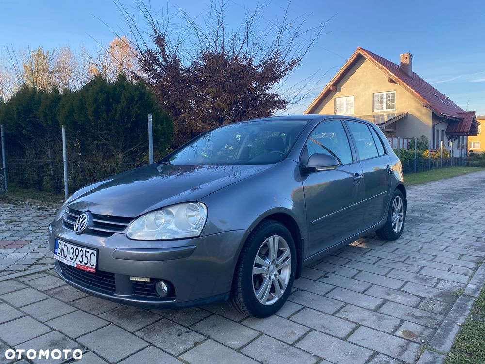 Volkswagen Golf - 1