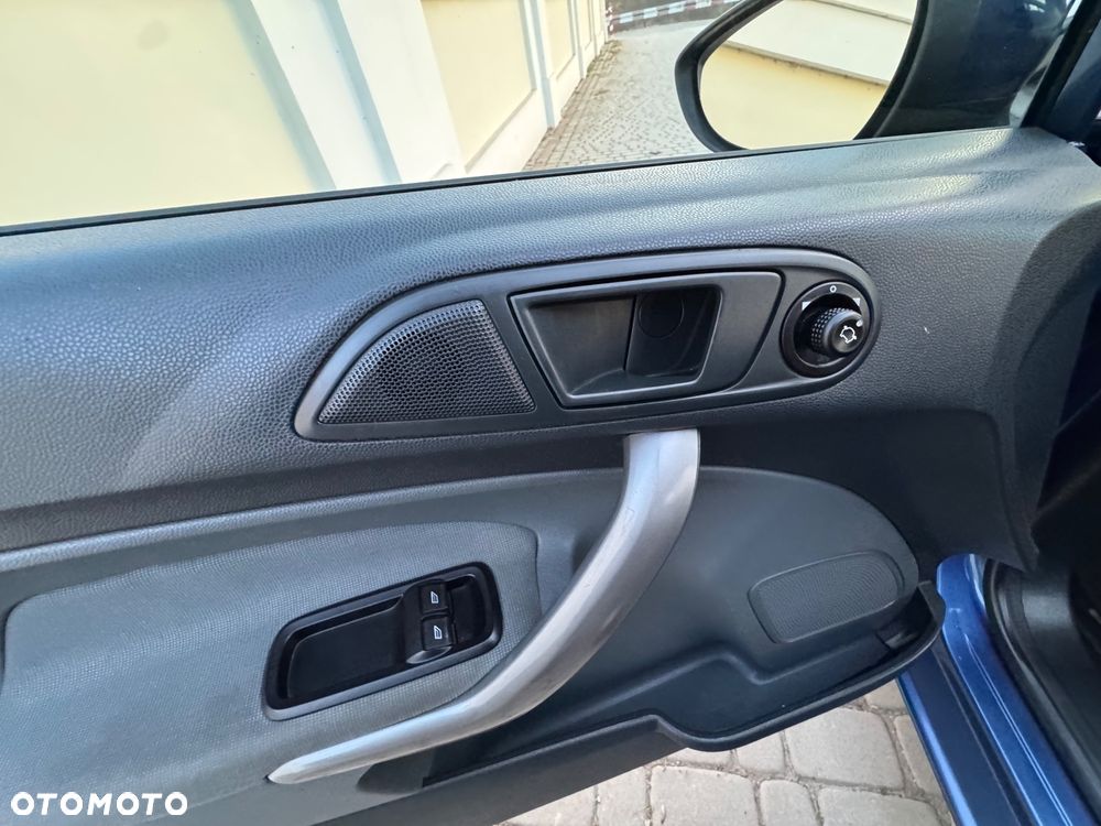 Ford Fiesta - 22