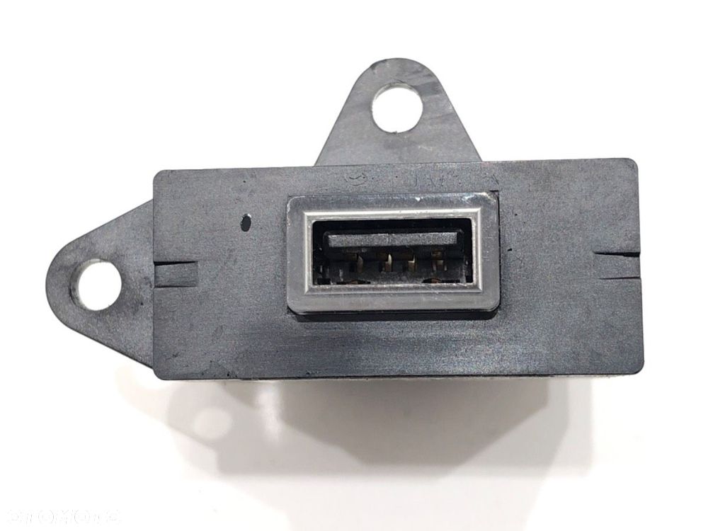 GNIAZDO PORT USB  ALFA ROMEO STELVIO (949_) 2016 - 2022 2.0 (949AXA2A) 206 kW [280 KM] benzyna 2016 - 2