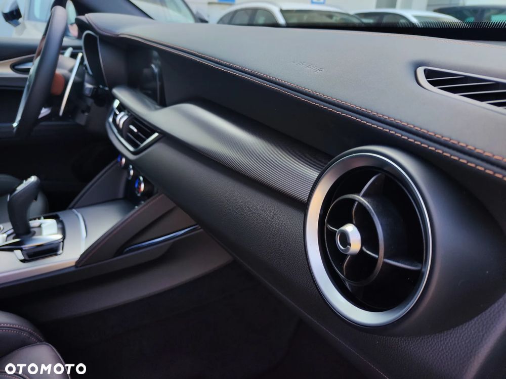 Alfa Romeo Stelvio 2.0 Turbo Intensa Q4 - 26