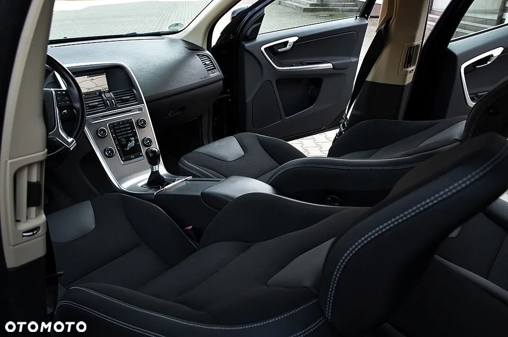 Volvo XC 60 DRIVe Momentum - 30