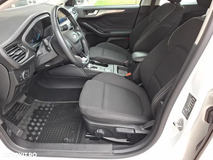 Ford Focus 1.5 TDCi Powershift Titanium - 12