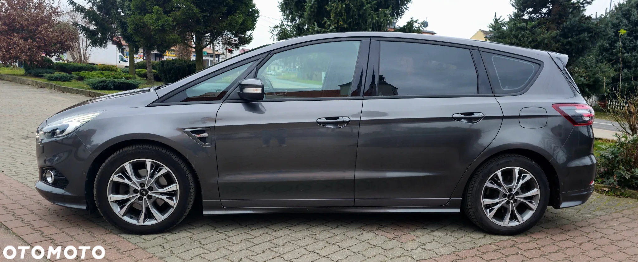 Ford S-Max - 9