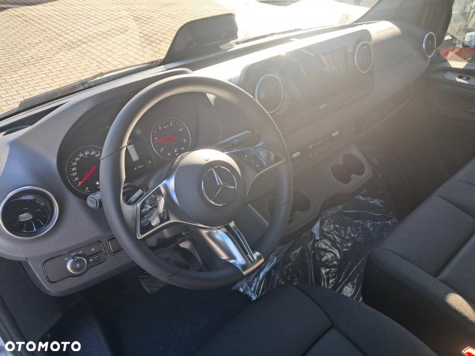 Mercedes-Benz Sprinter - 5