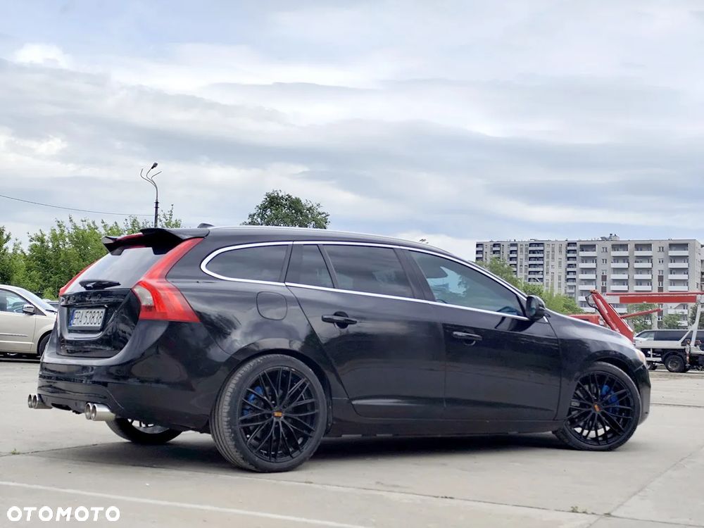 Volvo V60 D6 AWD Plug-in Hybrid Summum - 5