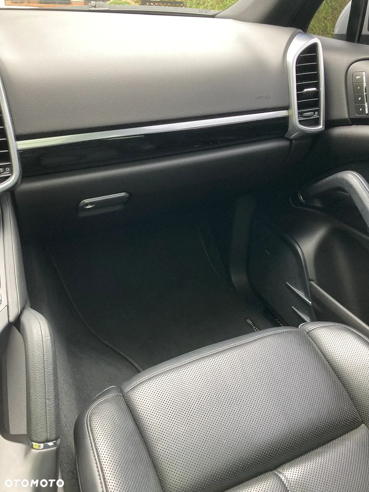 Porsche Cayenne Platinum Edition - 17