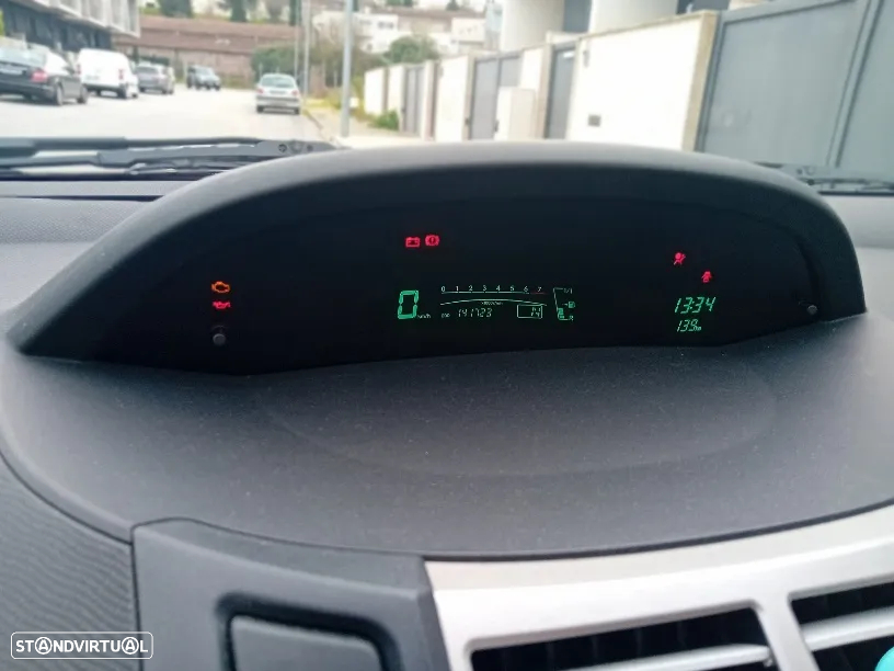 Toyota Yaris 1.0 VVT-i Sol High Pack MMT VSC+TRC - 8