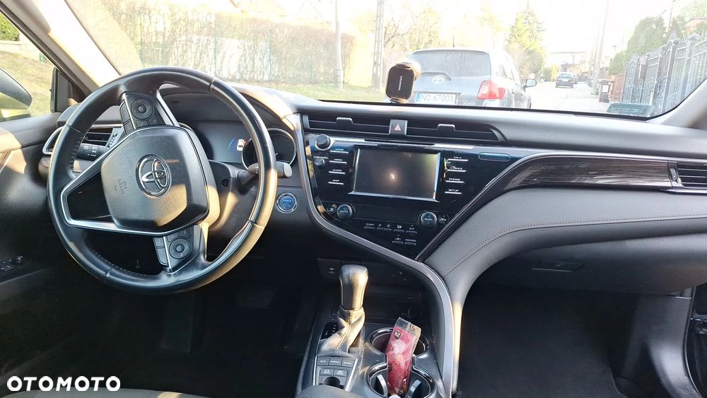 Toyota Camry - 22