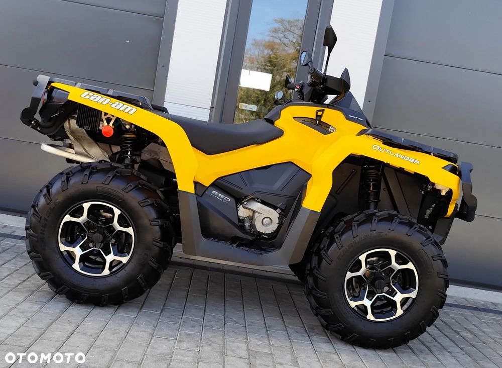 Can-Am Outlander - 8